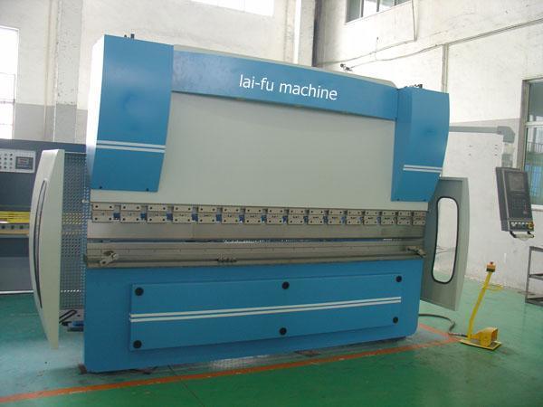 1564735890629770.jpg 剪板折弯机1.jpg