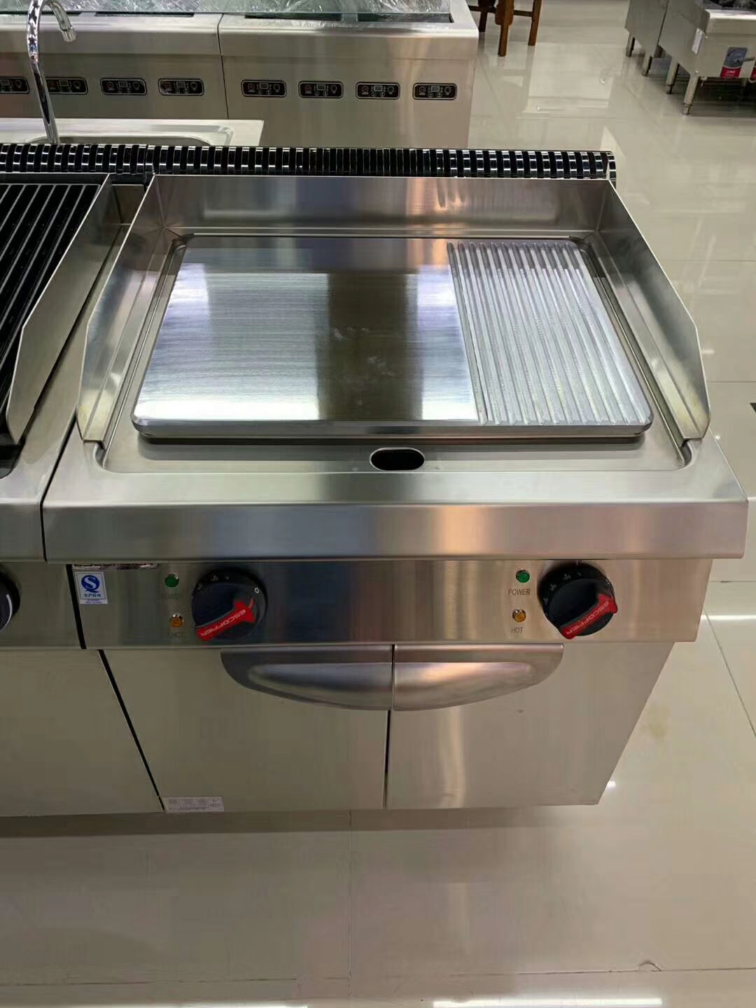 1573715119124490.jpg 燃气扒炉连柜座.jpg